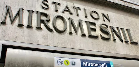 Entrée de la station Miromesnil à Paris, en référence au nom historique de Miromesnil